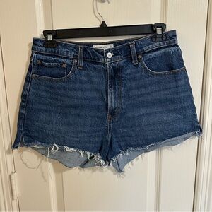 Abercrombie Curve Love Mom Short High Rise Size 12/31